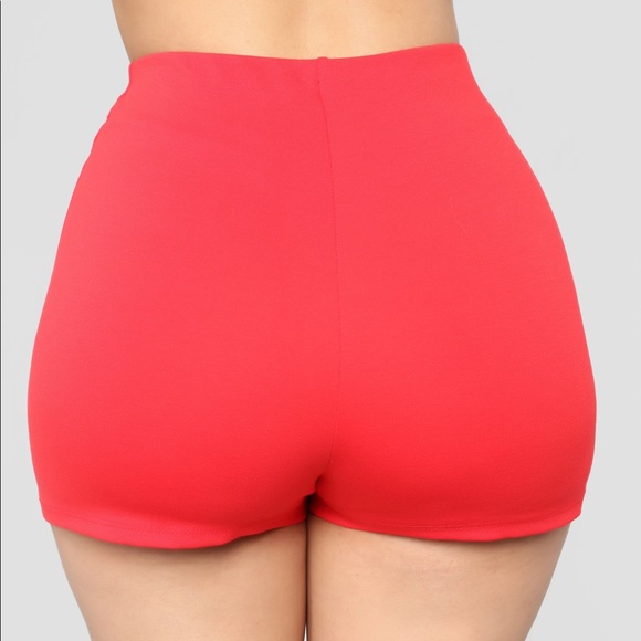 Red SKORT (size S) with black stripes and buttons - Picture 6 of 6